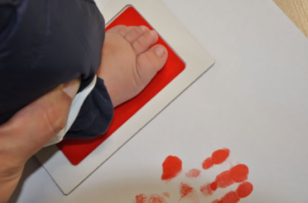 Phong Vân - địa chỉ cung cấp khay lăn vân tay chân chính hãng, giá tốt