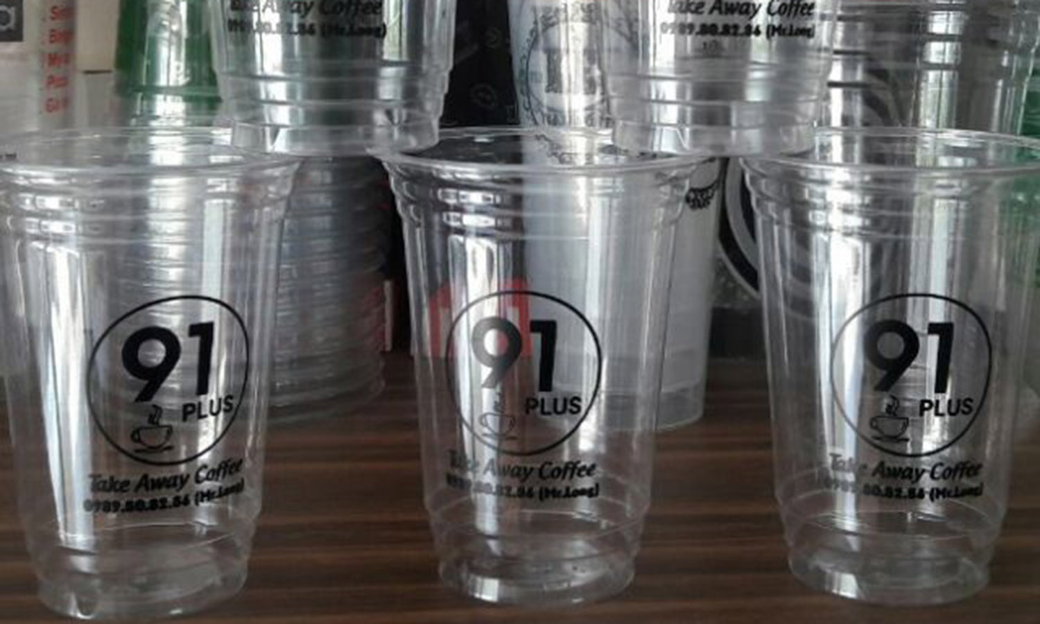 Con dấu in trên ly nhựa